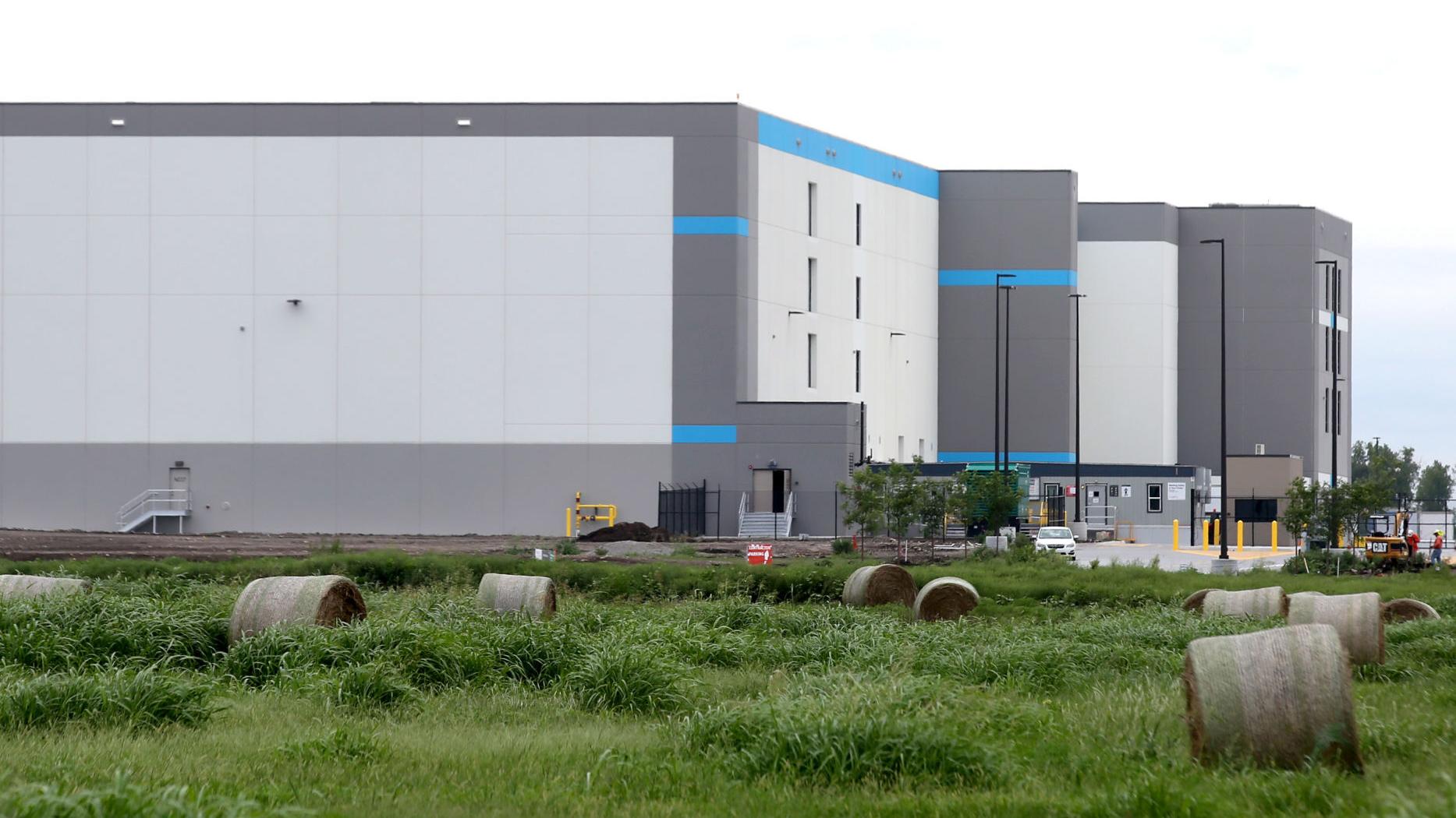 Amazon Begins Hiring For Tulsa Center Applicants Urged To Check Website Often For Openings Business News Tulsaworld Com Amazon Begins Hiring For Tulsa Center Applicants Urged To Check Website Often For Openings Business News Tulsaworld Com