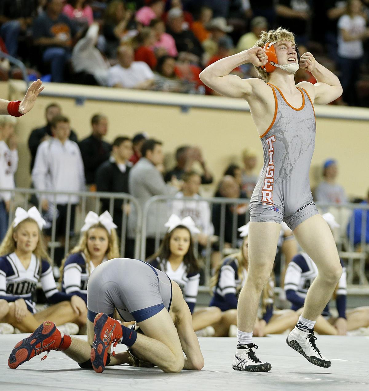 presentation high school wrestling