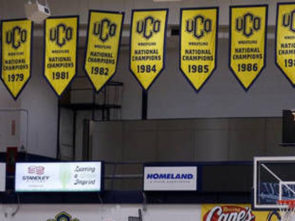 High Schools Why Edmond Memorial S Basketball Teams Are Road Weary Highschools Tulsaworld Com