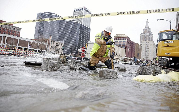 Downtown Tulsa deluged with water-line breaks - Tulsa World: Local