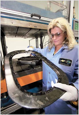 Window Frames: Lightweight Specifications: Nordam delivers parts for 787