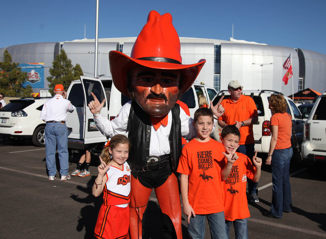 At 28, Weeden's Leadership Has Kept Oklahoma State Clicking - The