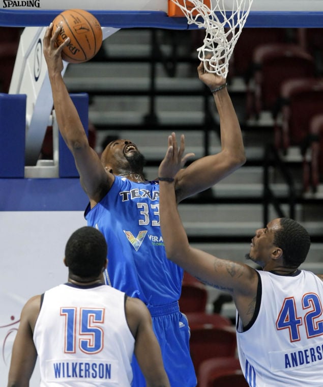 66ers Take On The Texas Legends 