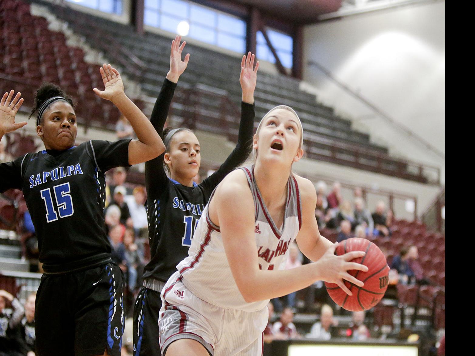 Girls Basketball Adair Slight Favorite In Crowded 3a State