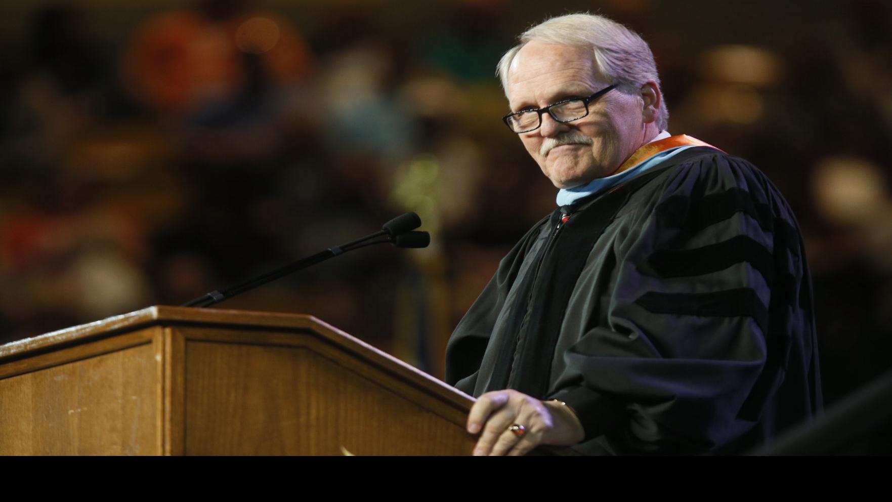 Ohs Graduates Record Number Of Students At Commencement Ceremony Friday News Tulsaworld Com