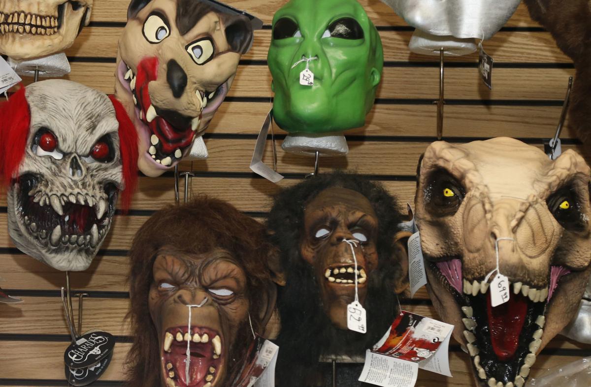 Scare Wear Tips From The Experts On What Costumes To Wear This Halloween Entertainment Tulsaworld Com