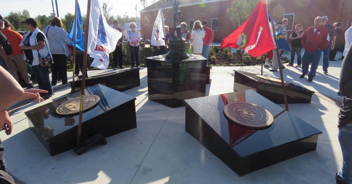 Collinsville dedicates renovated Veterans Building, war memorial