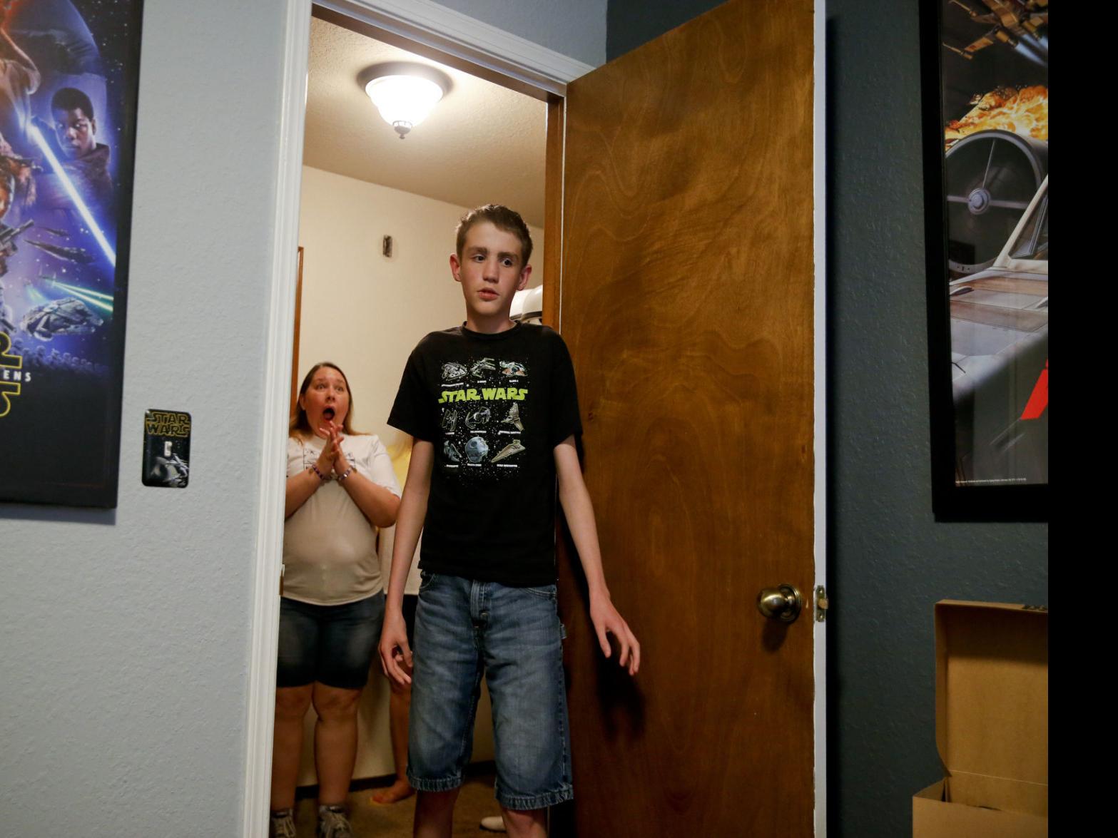 Room Awakens Star Wars Bedroom Unveiled For Owasso Teen With Cystic Fibrosis Lifestyles Tulsaworld Com