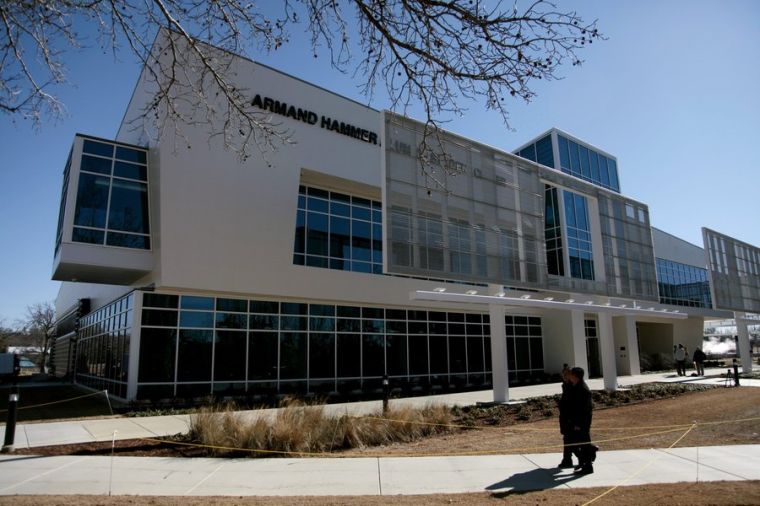 ORU dedicates Armand Hammer AlumniStudent Center Lifestyles