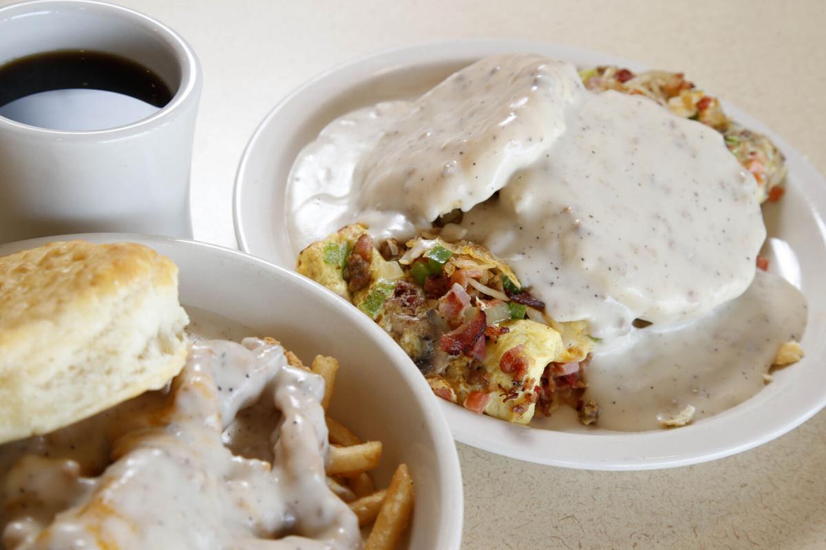 Review Everything S Big At The Big Biscuit Dining Tulsaworld Com
