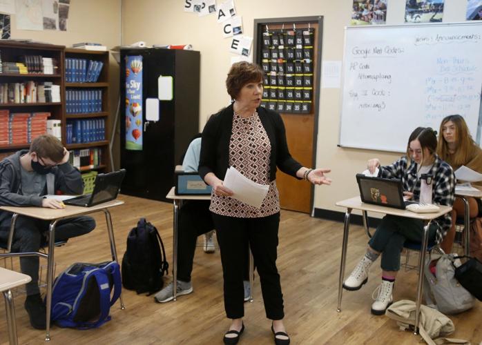 030122-tul-nws-teachofyear-p7