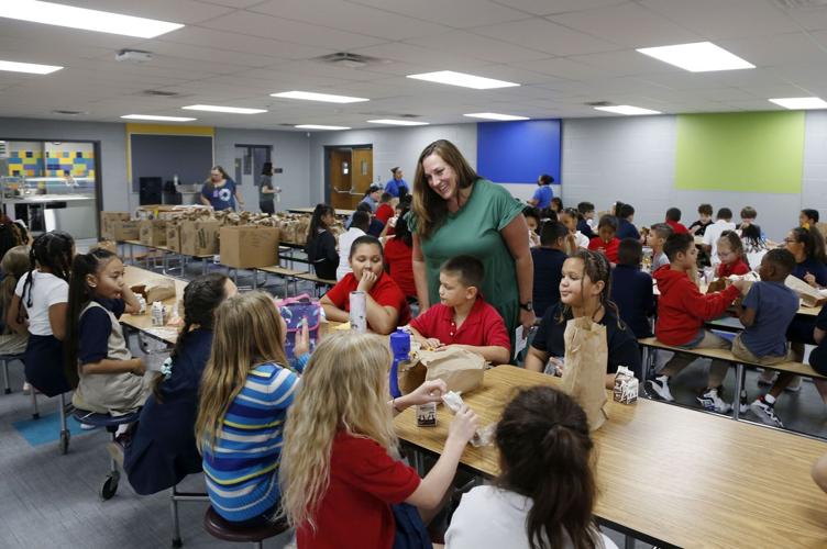 082222-tul-nws-returntolearn-p1