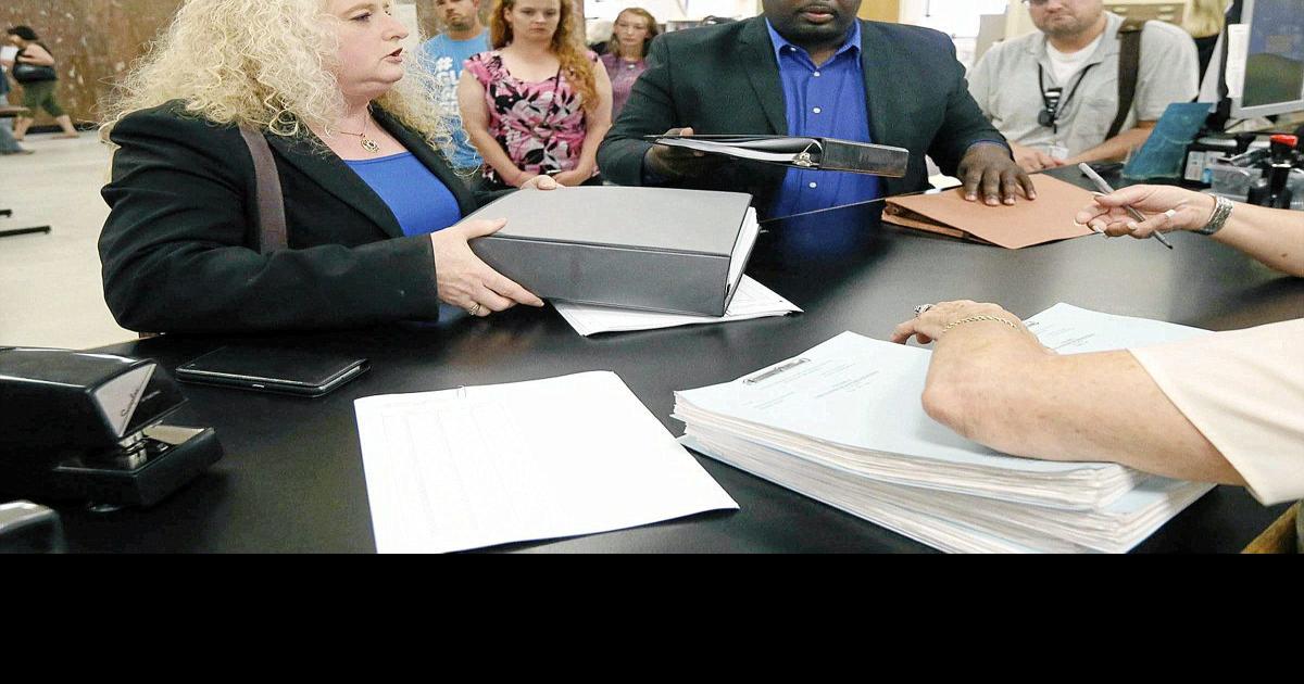 8 860 signature petition requesting grand jury probe of Sheriff #39 s