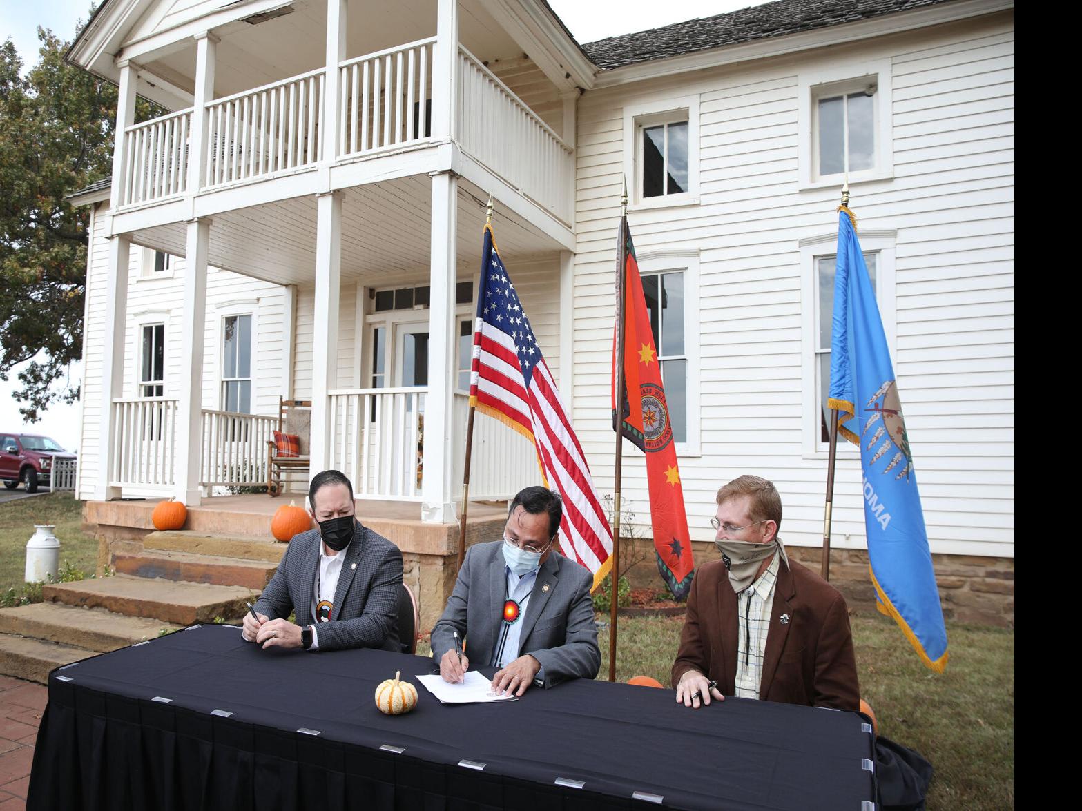 Cherokees Sign Agreement To Buy Will Rogers Birthplace Museum Local News Tulsaworld Com They offer weekly, monthly and quarterly membership options. buy will rogers birthplace museum