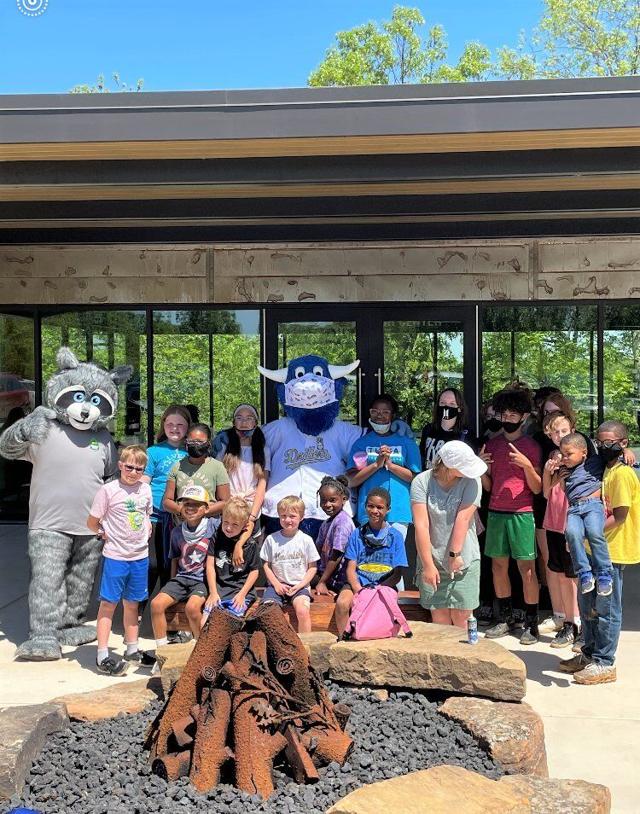 Tulsa Drillers mascot Hornsby takes Sand Springs by storm