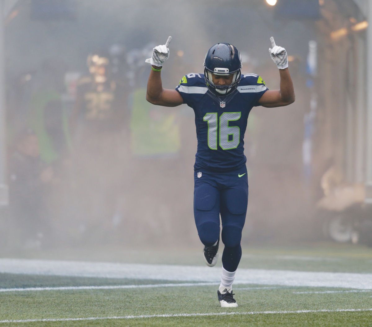 Tyler Lockett Pictured Sort-of Wearing Helmet At Seattle Seahawks OTAs ...