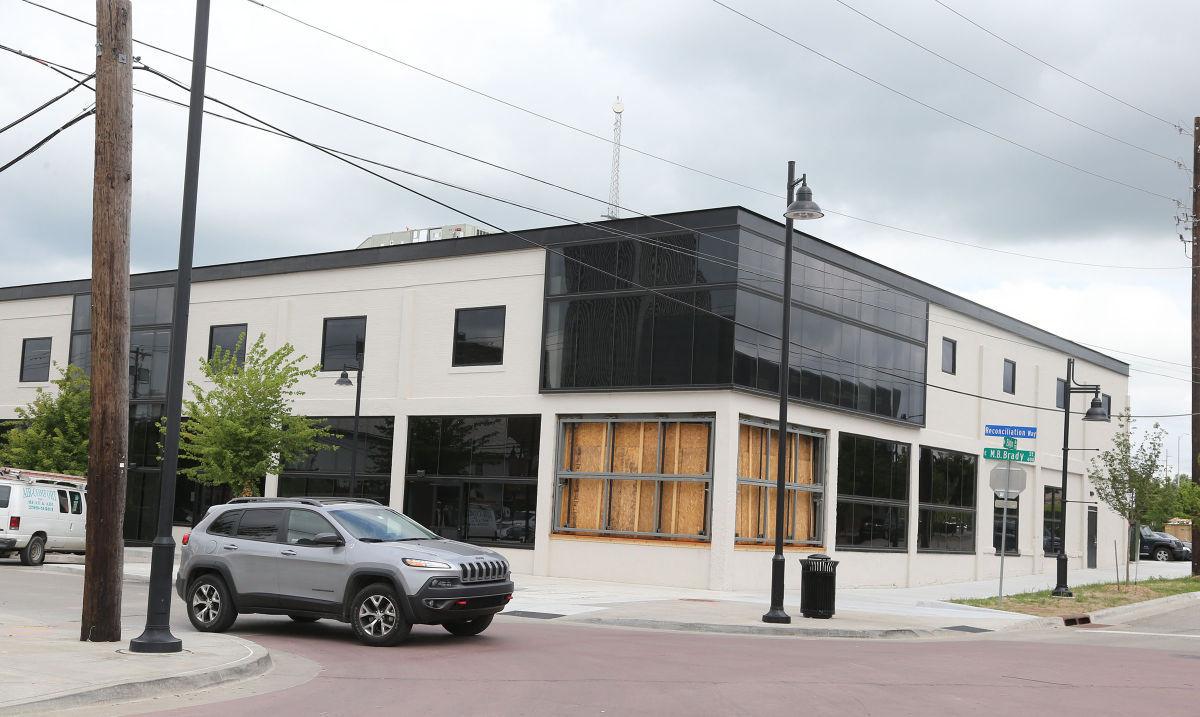 Elgin Park Brew Pub on schedule for July opening Food & Cooking