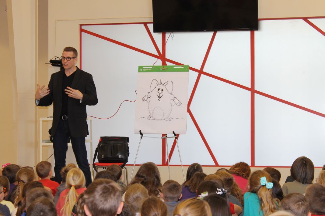 Famous children's book illustrator Derek Anderson visits Skiatook