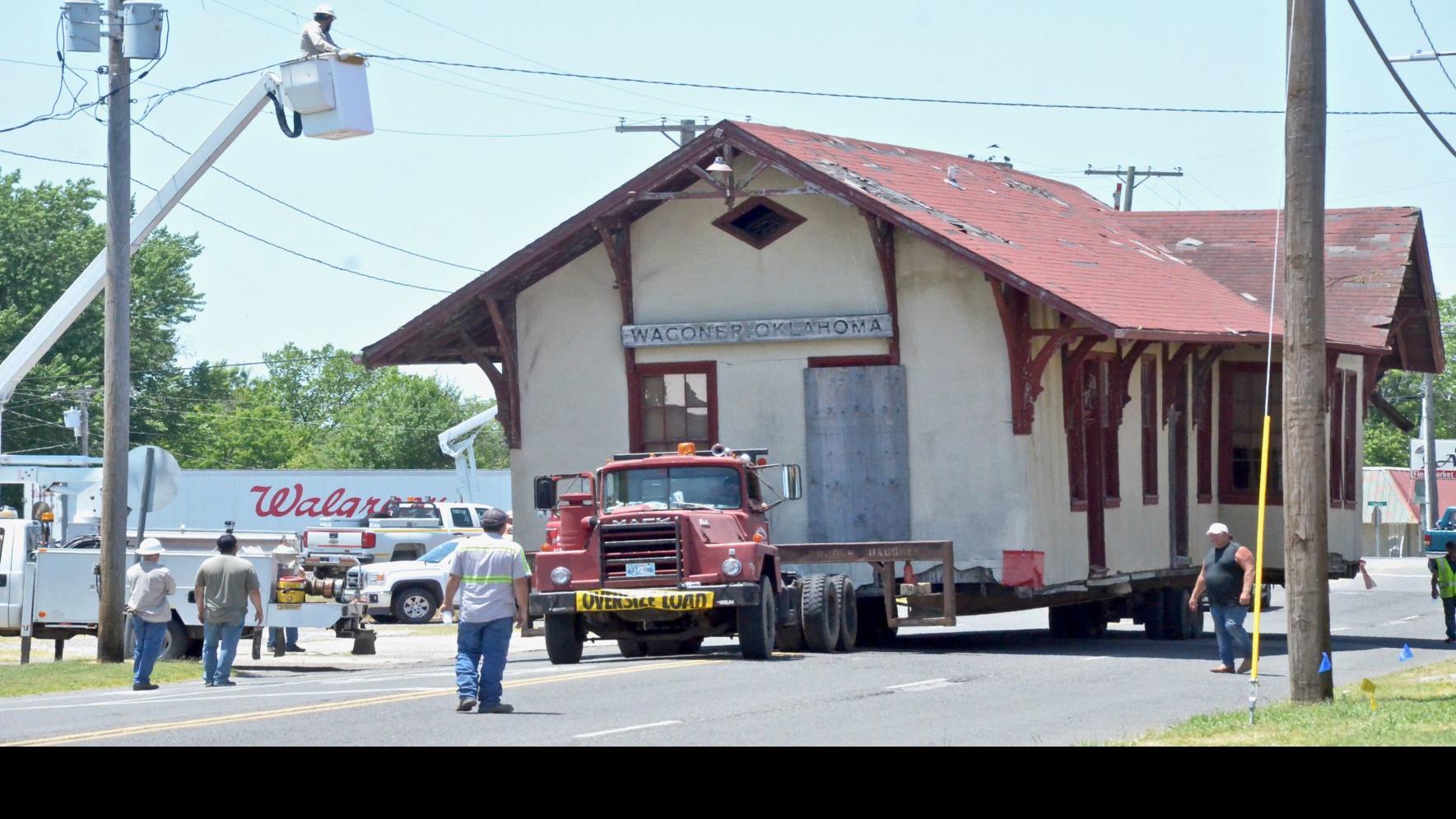 Historic Depot Finds New Wagoner Home Following Move News Tulsaworld Com