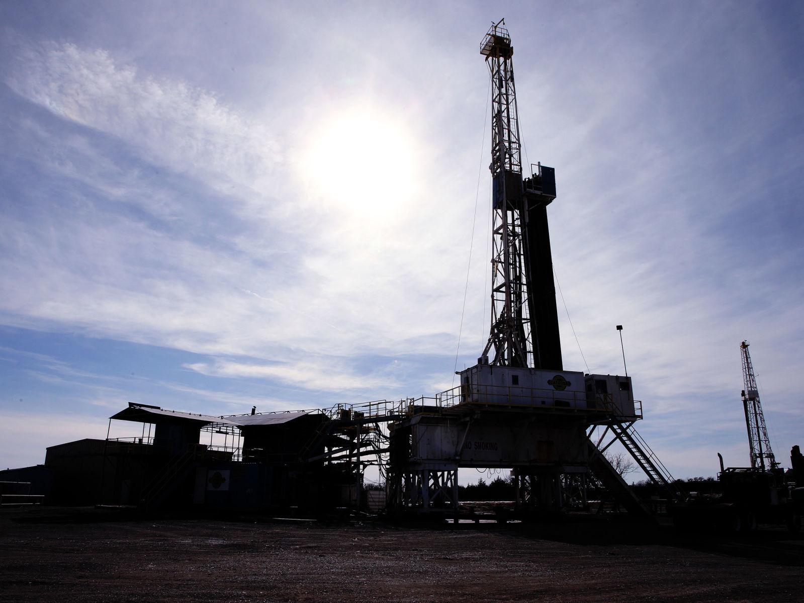 Outlook 2020: Oklahoma's oil and gas production continues upward march, but  steep drop in drilling might signal a stall | Local News | tulsaworld.com