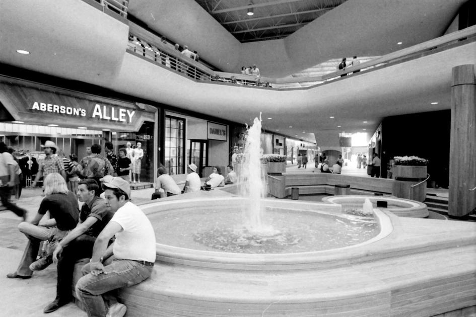 Woodland Hills at 40: Mall adapts, thrives in era of declining centers