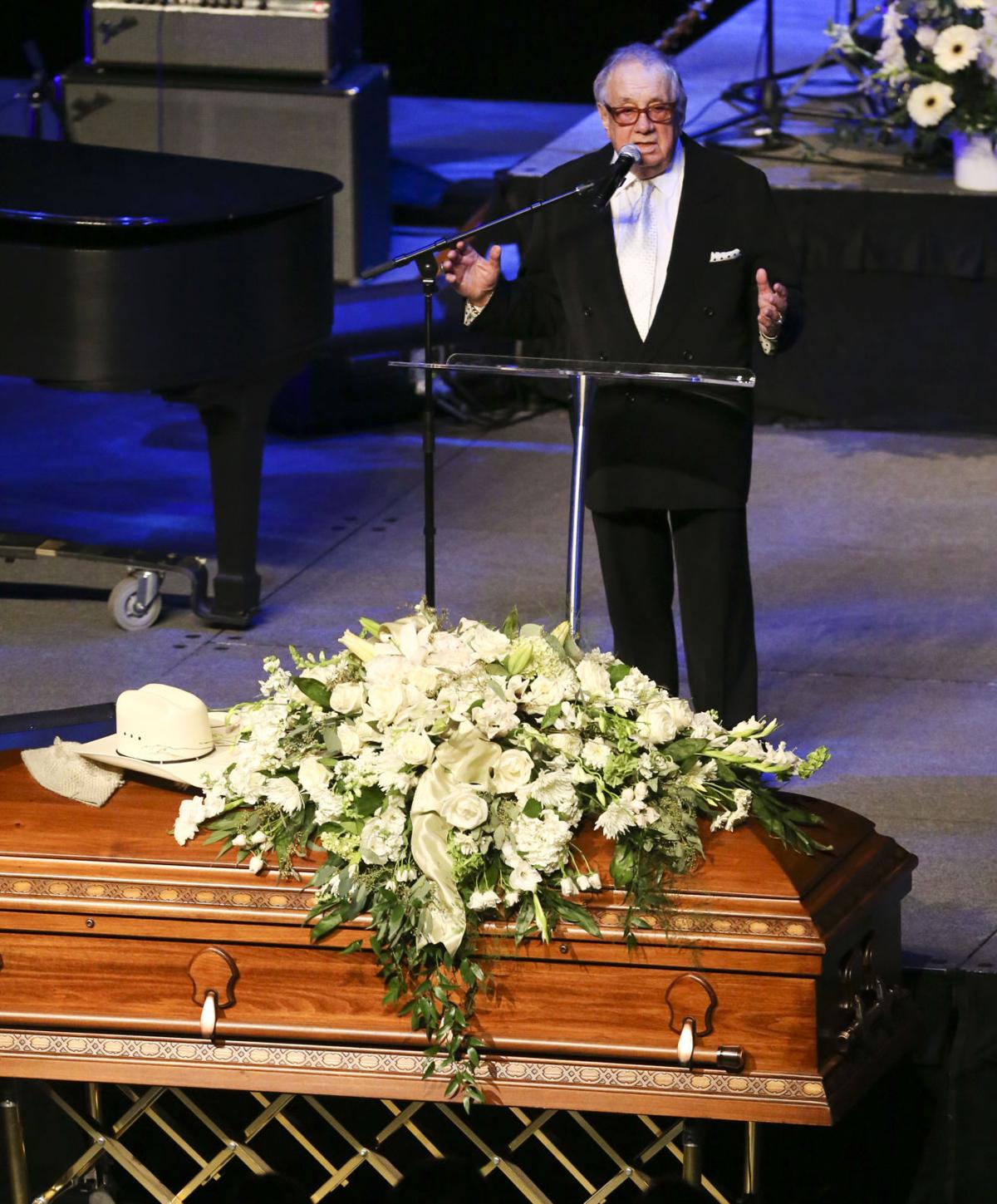 Photo gallery Leon Russell Memorial Service at the Mabee Center in Tulsa Gallery Photo gallery Leon Russell Memorial Service at the Mabee Center in Tulsa Gallery