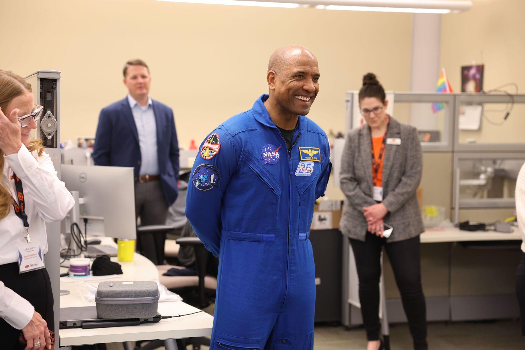 Astronaut Victor Glover shares experience at workshop
