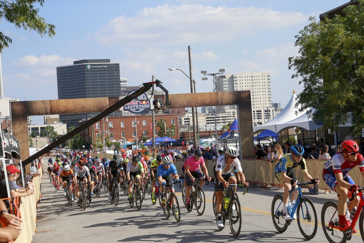 Tulsa Tough: Justin Williams maintains lead with victory in chaotic