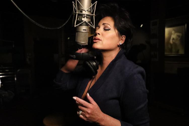 Kelly Lang (copy)