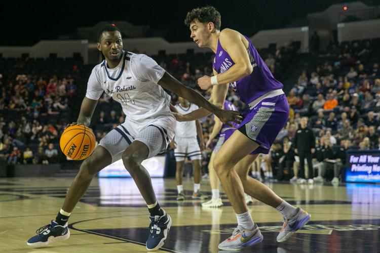 Guard Max Abmas leaving Oral Roberts for Texas - Sports Illustrated