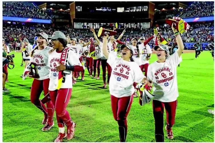 WCWS GAME 2 OKLAHOMA WINS THIRDCONSECUTIVE TITLE