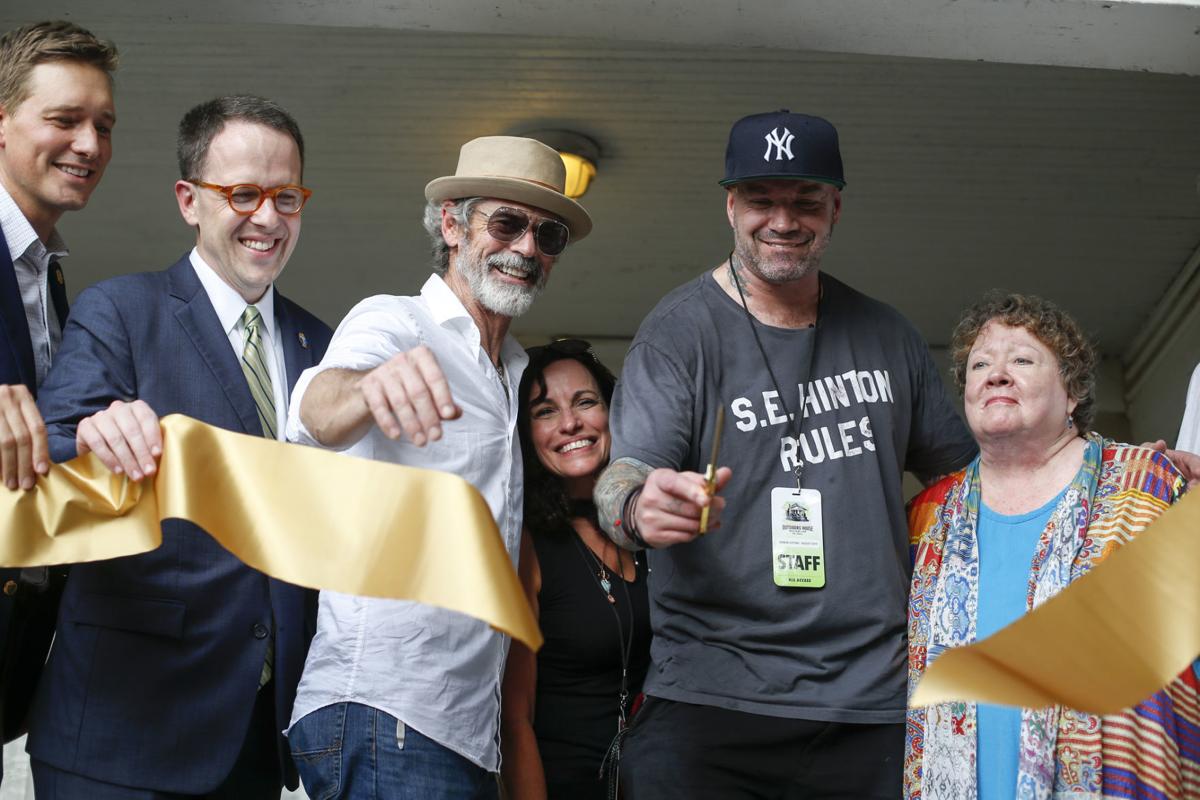 Next Chapter Opening Of Museum Enriches Tulsa S Outsiders