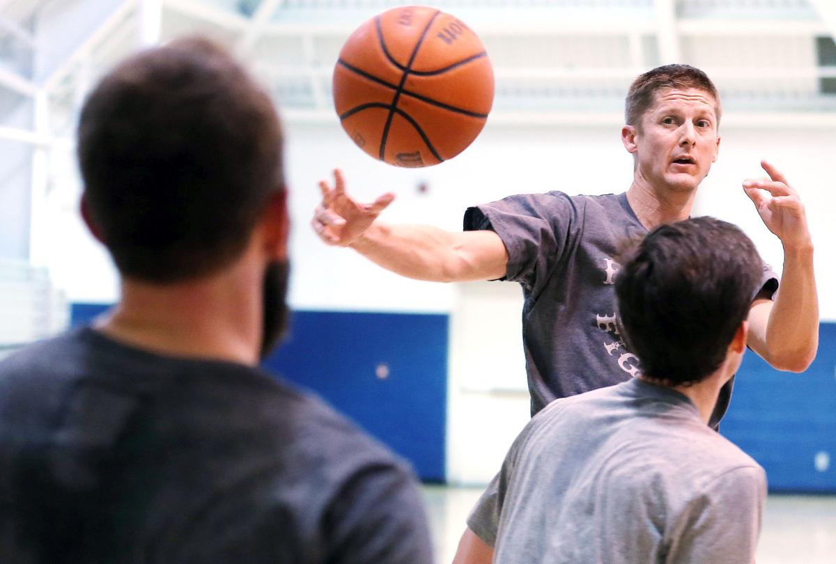 Bill Haisten First 48 Cop Ronnie Leatherman Finds Balance In Basketball Filmmaking And Fbi Task Force Work Local News Tulsaworld Com Please keep in mind that there's much more that goes into a successful i launched six sided summoner at the end of 2018 and it took over a week to fund, but i had not necessarily specific to the first 48 hours but it was the first thing that popped into my head. cop ronnie leatherman