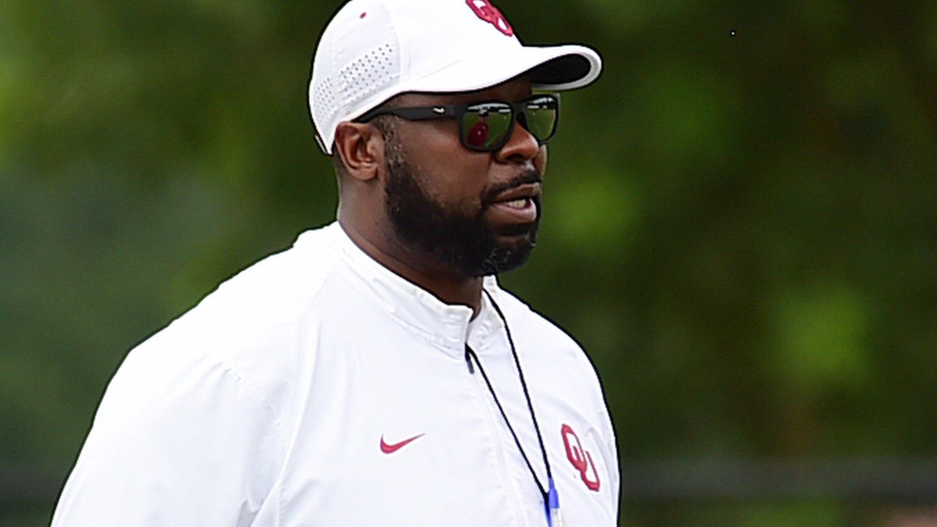 Ou Football Lincoln Riley To Add Assistant Coach For Fourth