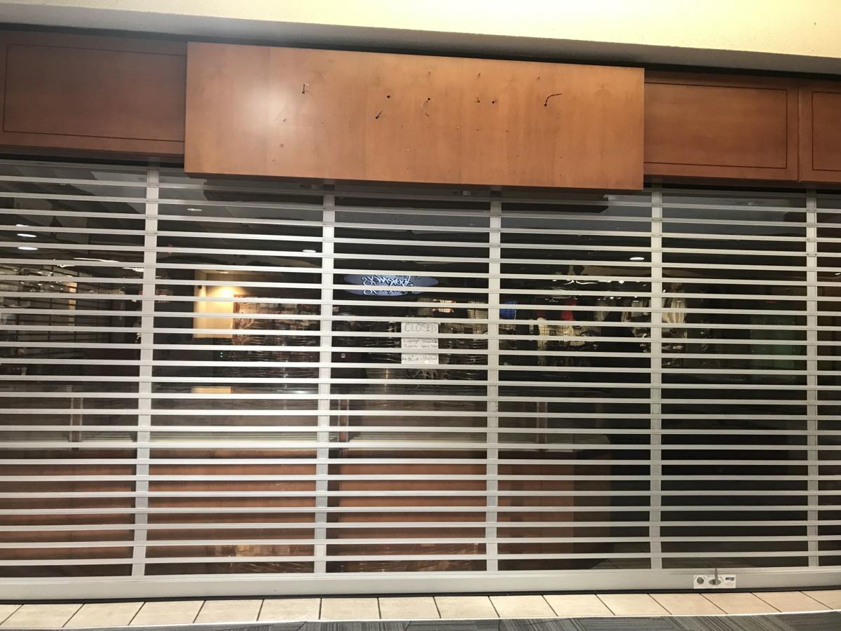 Download Promenade Mall Stores Closing Pics