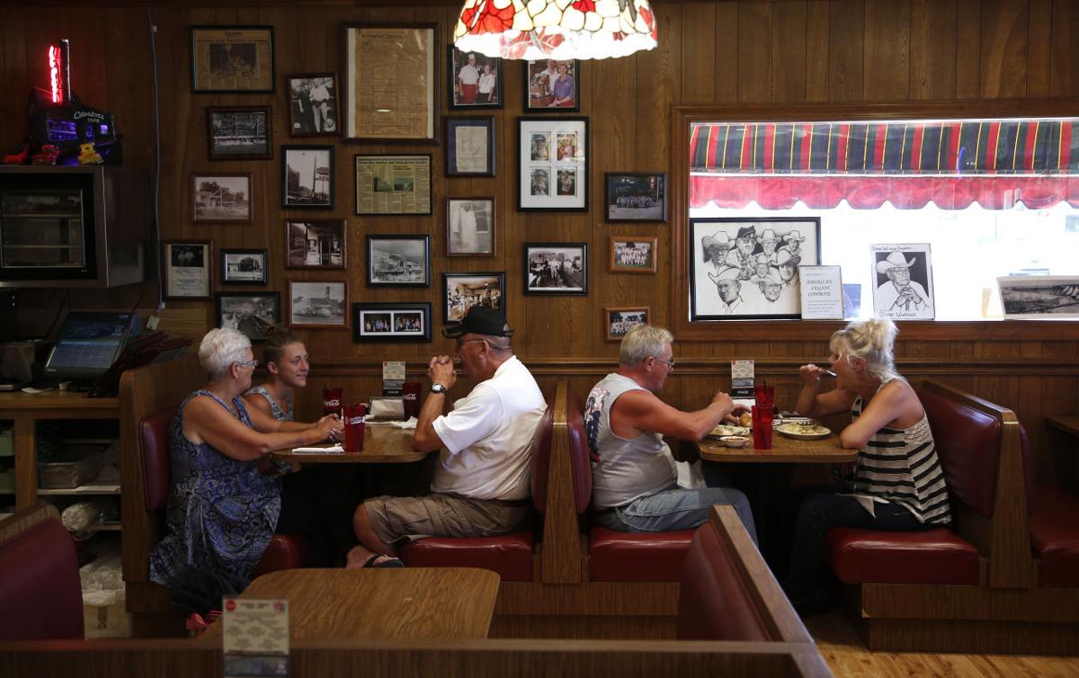 10 Of The Best Restaurants On Oklahoma S Stretch Route 66 Clanton S Cafe In Vinita