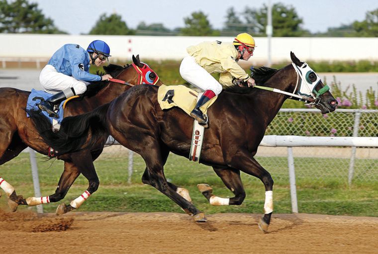 Fair Meadows opens 2016 horse racing season with new voice ...