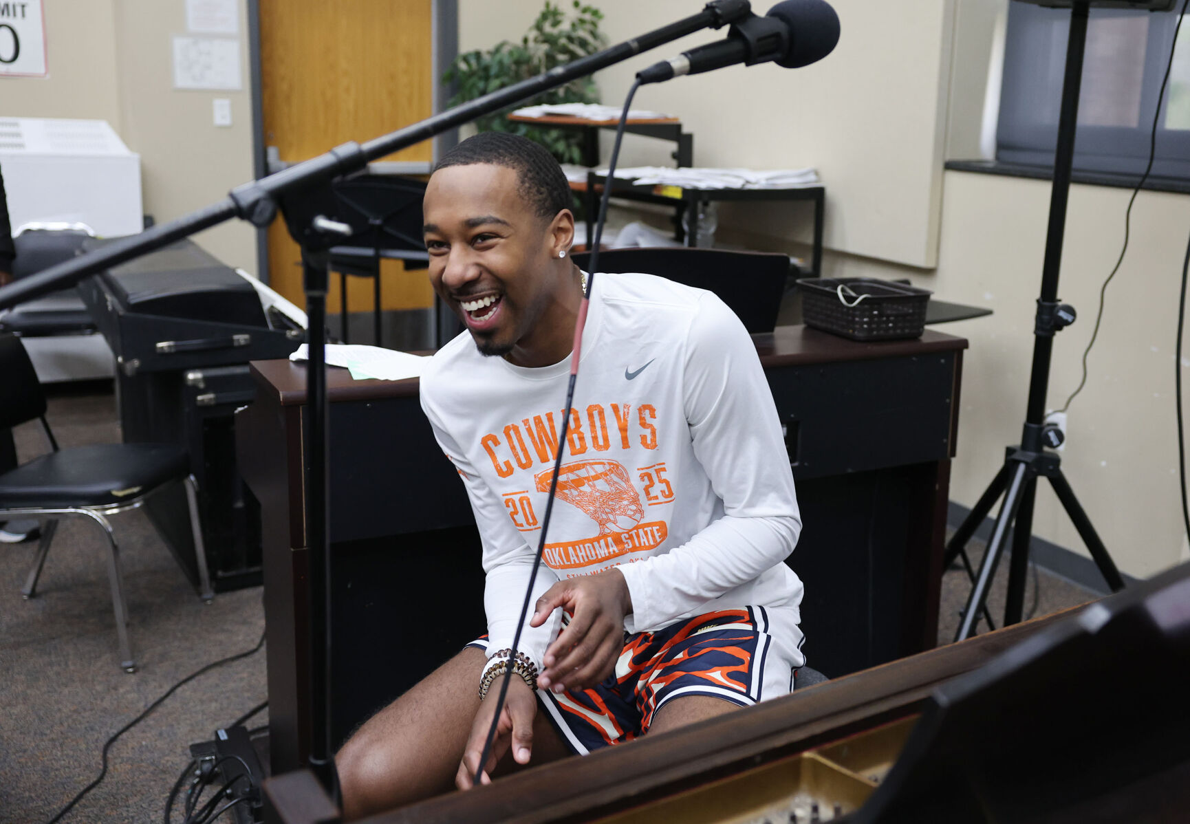 OSU's Bryce Thompson surprises BTW music teacher with visit