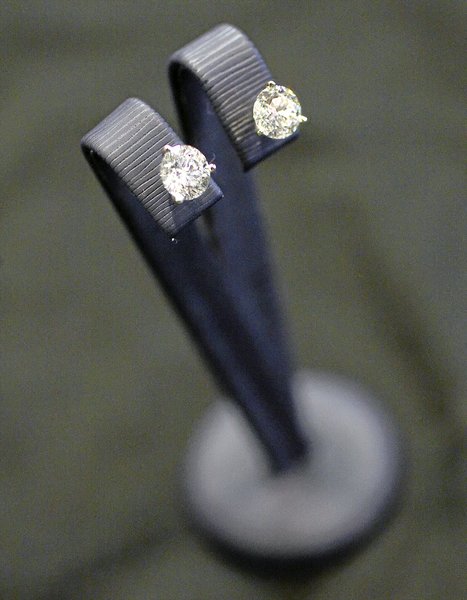 Valentine S Day Gifts Of Jewelry Should Be Heavy On Sparkle Lifestyles Tulsaworld Com