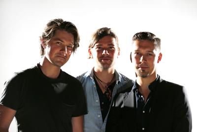 Video: Hanson performs three songs for NPR Tiny Desk ...
