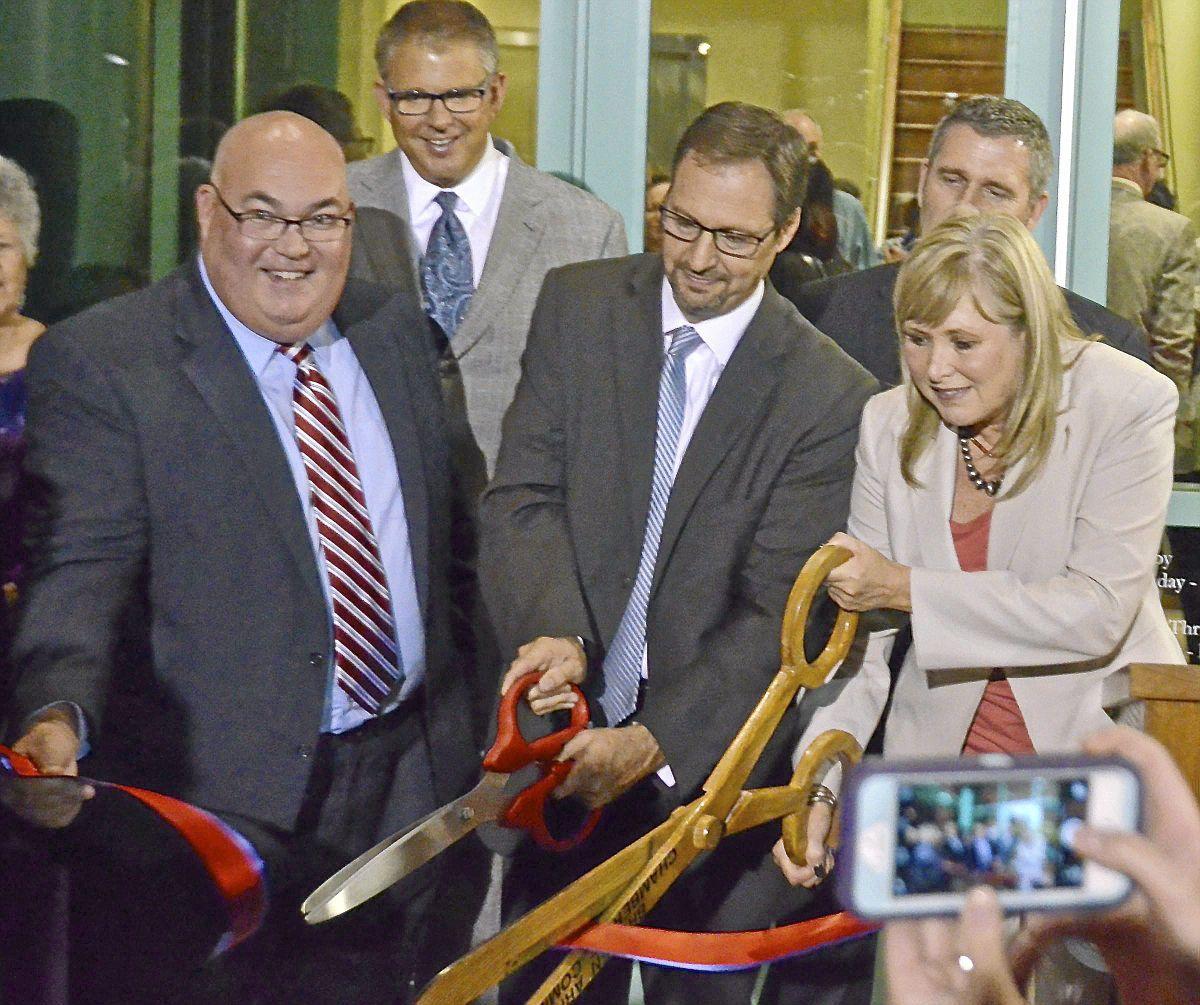 Avb Bank Opens New Rose District Location Tulsaworld Com