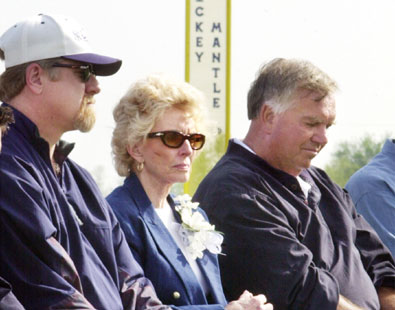 MLB Notebook: Widow of Yankees great Mickey Mantle dies