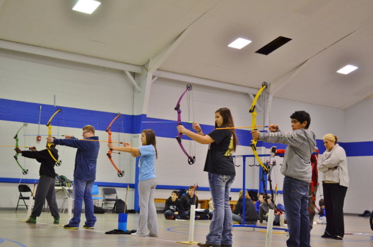 Archery Class Gains Popularity At Glenpool Middle School Latest Headlines Tulsaworld Com