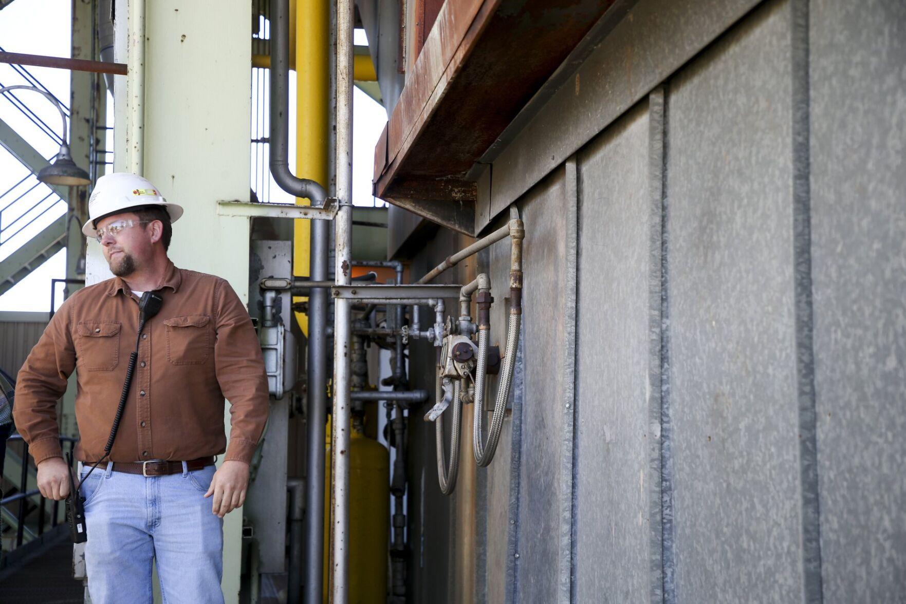With iconic sign along the Arkansas River, Tulsa's landmark power plant