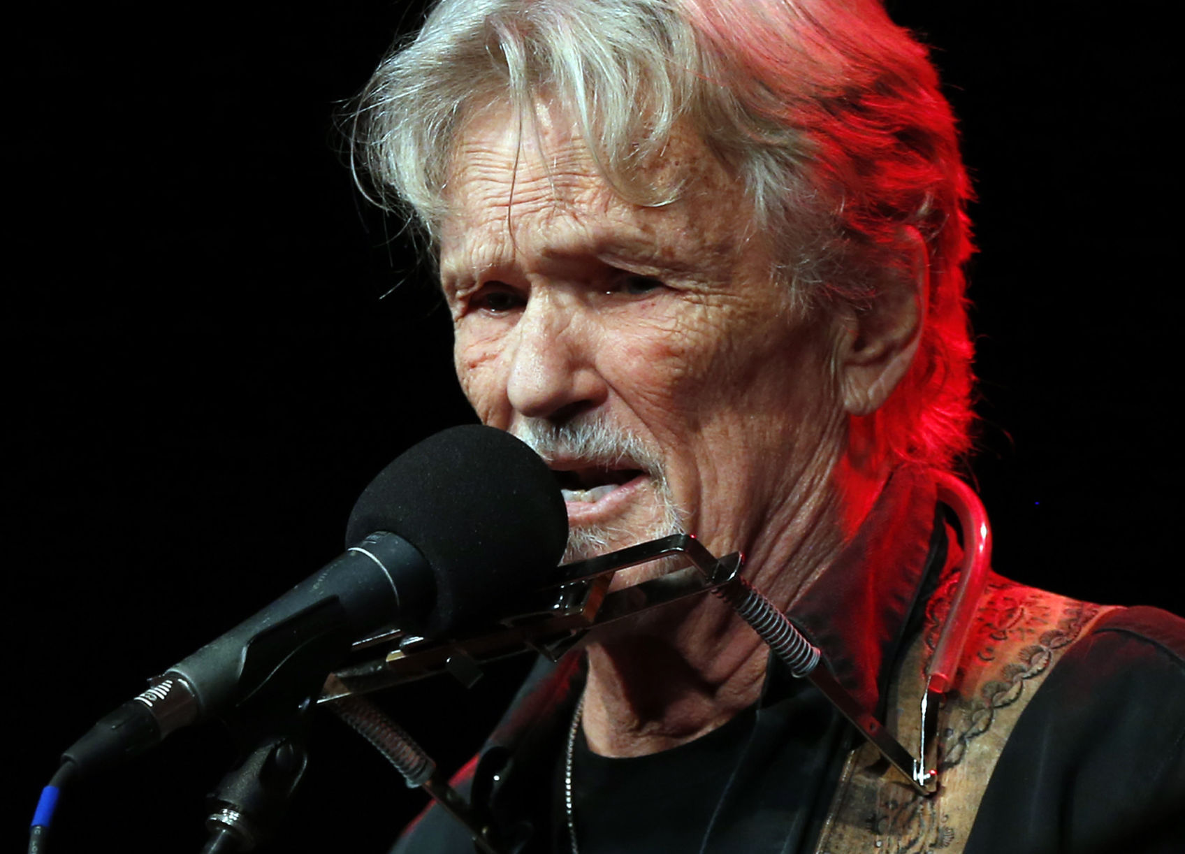 Kris Kristofferson Recognized With The Woody Guthrie Prize At Tulsa ...