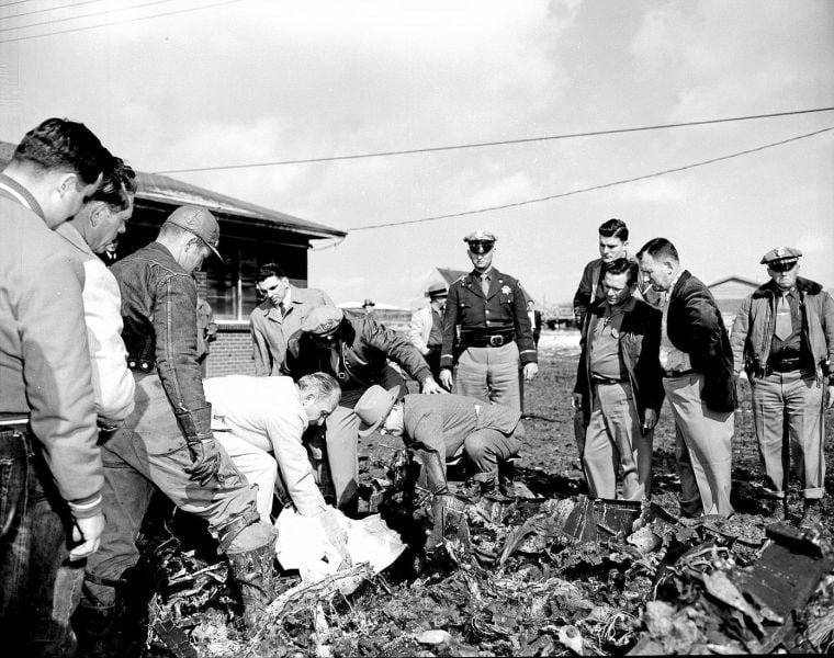 Throwback Tulsa B47 jet broke apart, raining debris on east Tulsa in