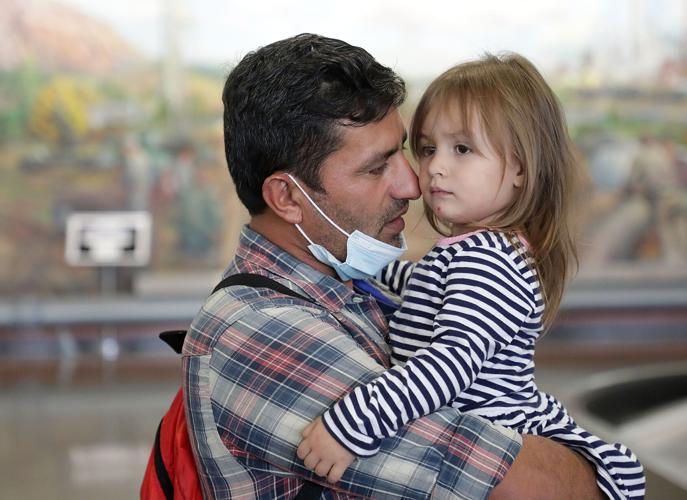 111021-tul-nws-refugeesreunited-p4