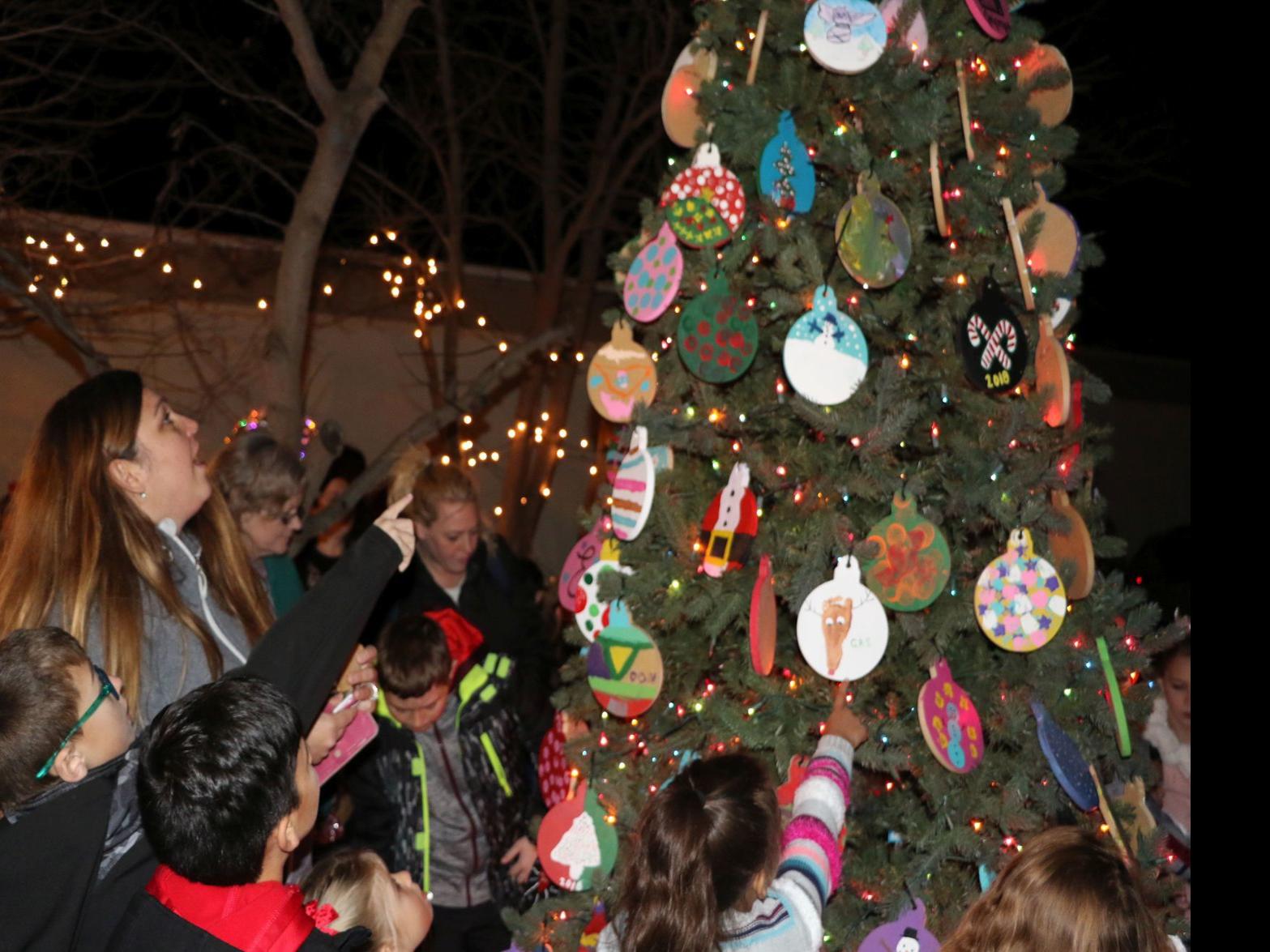 Paint Sessions Planned For Coweta S Community Christmas Tree Ornaments News Tulsaworld Com
