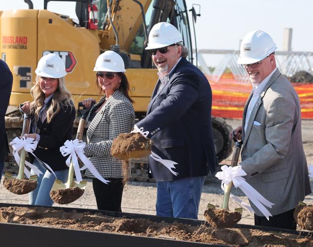 Sunset Amphitheater hosts groundbreaking in Broken Arrow