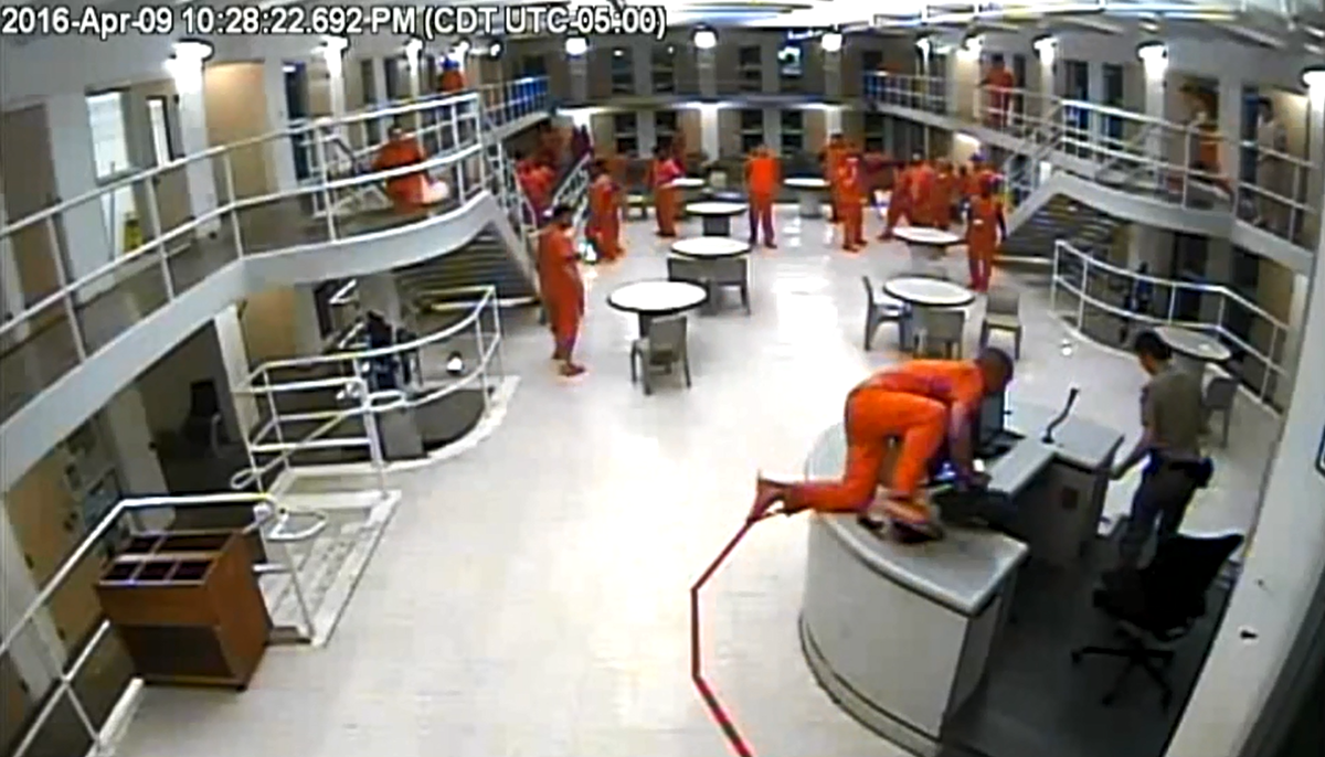 Sheriff's Office releases video of Tulsa Jail inmate throwing chair